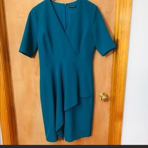 Maggy London Vneck Elbow Sleeve Midi Dress